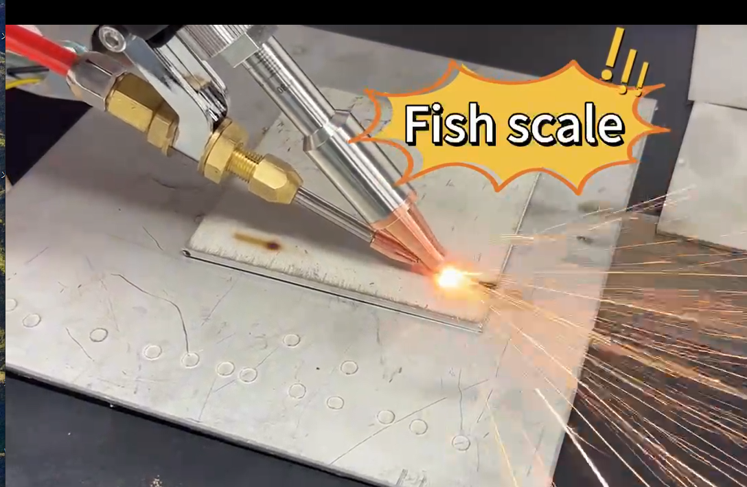 Four In One Air Cooling Handhe - Industrial Laser Welding Machine Hand Held のレビューと価格